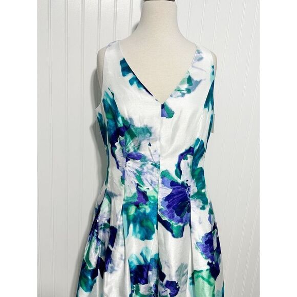 Dress Barn Floral Satin Sleeveless V- Neck Fit & Flare Mini Dress White Blue 12 - Picture 2 of 14